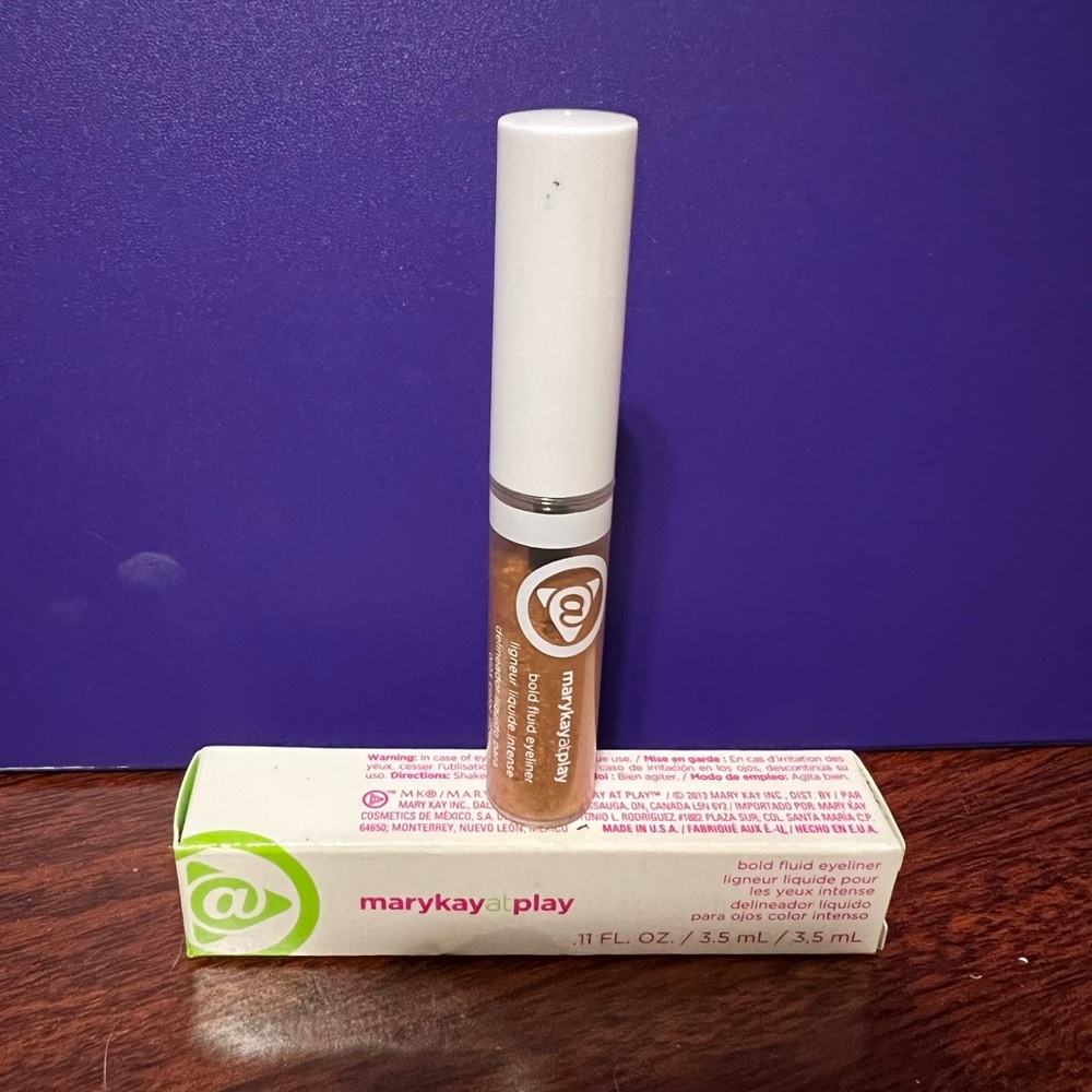 Mary Kay at Play Bold Fluid Eyeliner Gold Metal